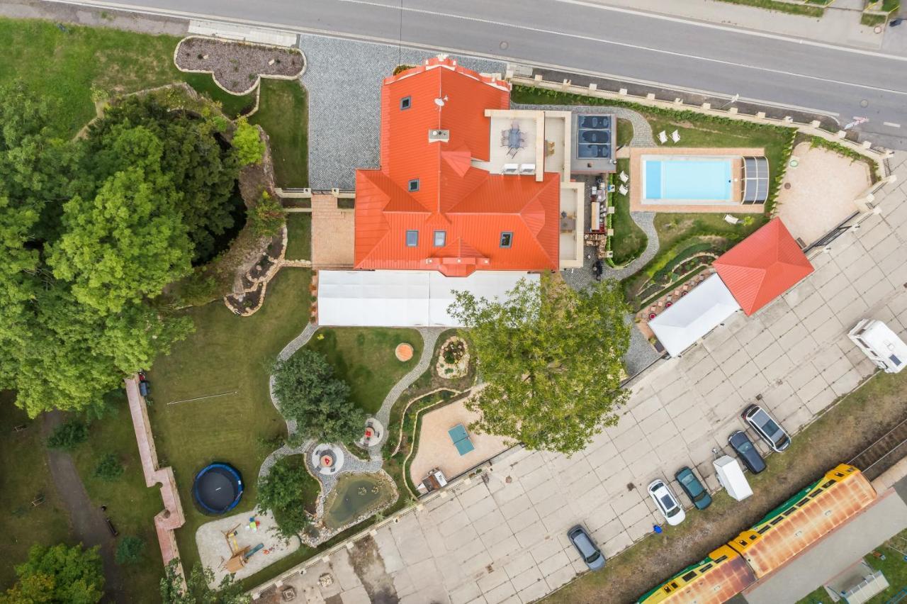 Villa Libosad Jičín エクステリア 写真